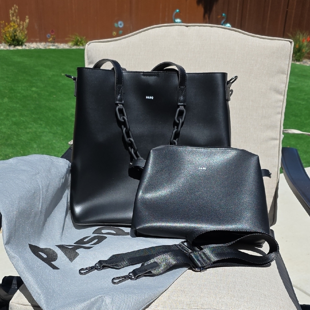 PASQ chain shoulder strap tote bag in black Dust Bag Removeable Pouch Black